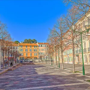 https://coeur-de-hyeres.fr-provencehotel.com